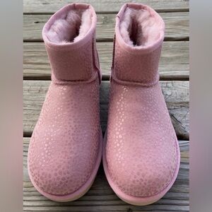 UGG Classic Pink Mini Sparkle Spots, size 8